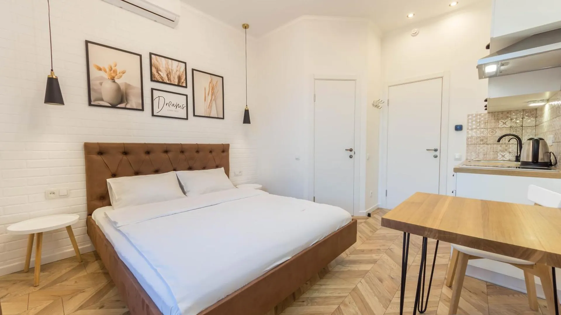 Arena Apartments Baseina Area Kiev 0*,